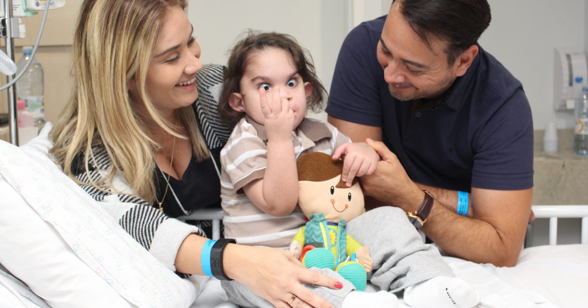 Arthur recebe alta após 60 dias de internação e volta para casa Arthur recebe alta após 60 dias de internação e volta para casa