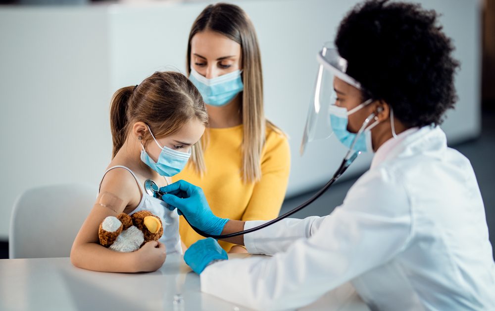 Infectologista do Sabará Hospital Infantil fala sobre mitos e verdades do Covid-19 em crianças