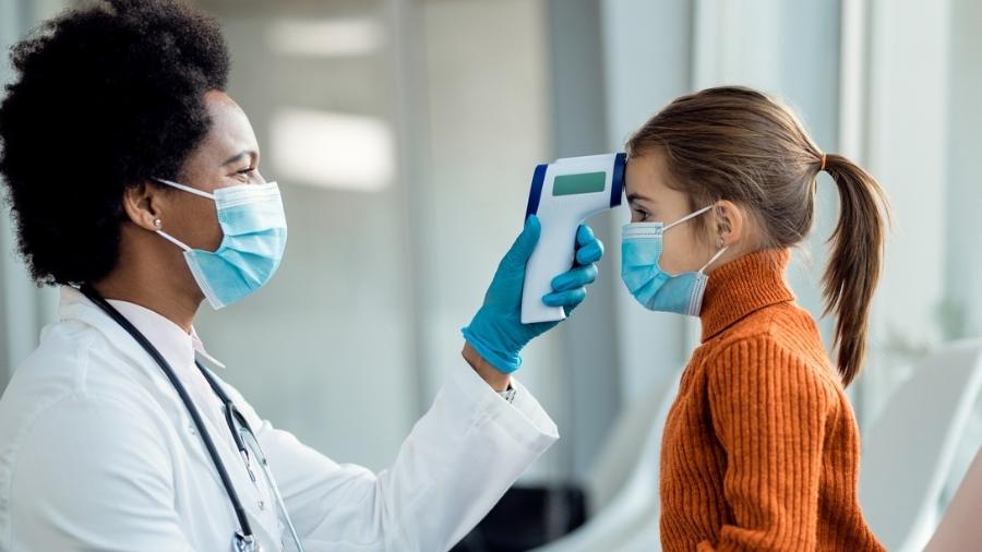 Especialista explica sobre a diferença dos sintomas entre o Covid-19 e a Dengue Especialista explica sobre a diferença dos sintomas entre o Covid-19 e a Dengue
